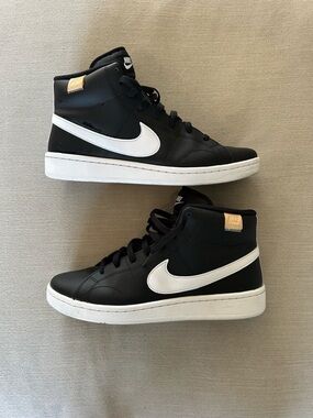 Nike Men’s High-Top Black and White Leather Sneakers